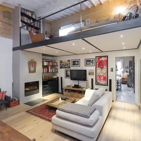 Apartment Unique 100 Sqm Design Flat In Oltrarno