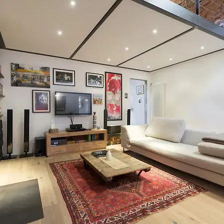 Apartment Unique 100 Sqm Design Flat In Oltrarno Florenz